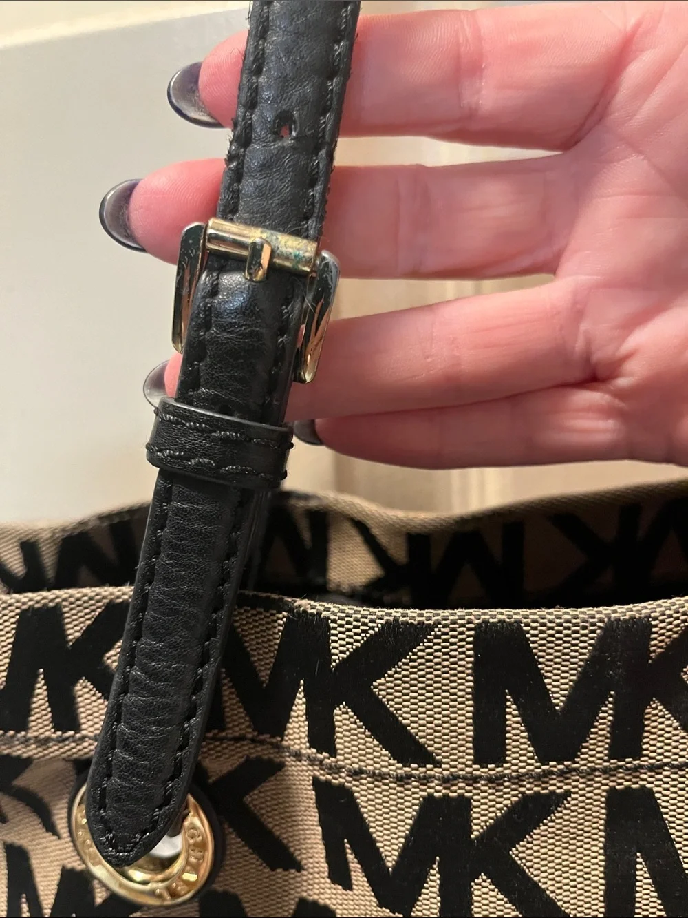 EUC Michael Kors Black & Brown MK Logo Tote with Gold Charm Leather Straps - Picture 7 of 14